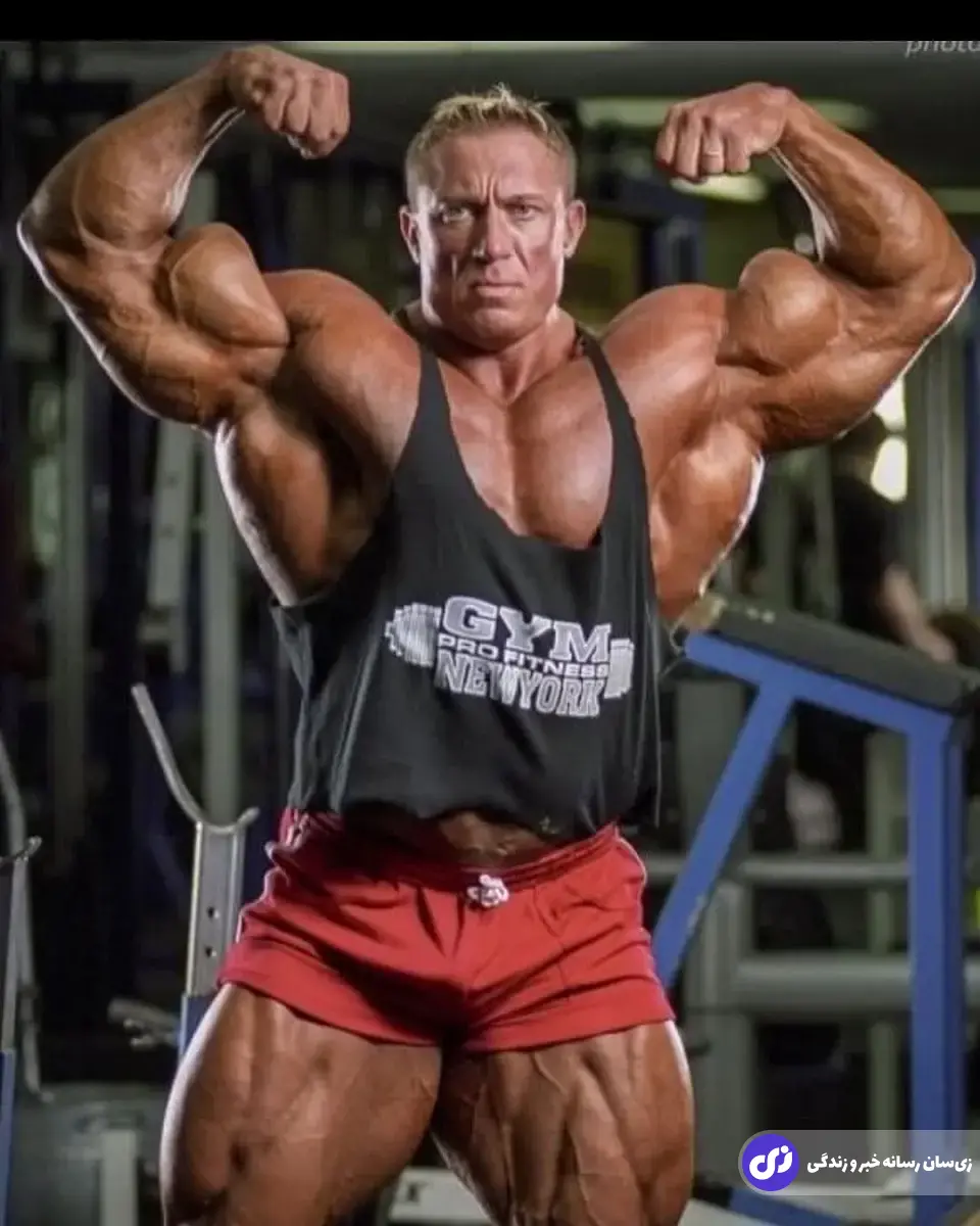 مارکوس رول؛ هیولای آلمانی مسترالمپیا با وزن مسابقهای ۱۳۰ کیلوگرم که در سال ۲۰۰۲ عظیمترین فیزیک تاریخ بدنسازی را به نمایش گذاشت مارکوس رول