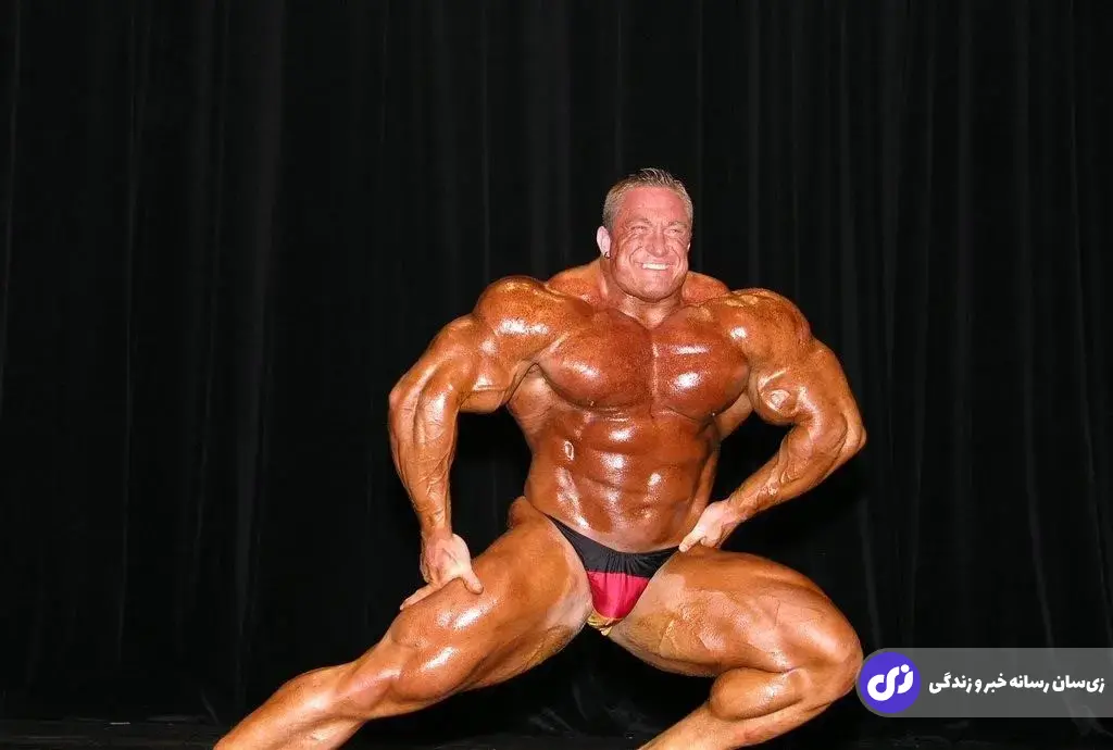 مارکوس رول؛ هیولای آلمانی مسترالمپیا با وزن مسابقهای ۱۳۰ کیلوگرم که در سال ۲۰۰۲ عظیمترین فیزیک تاریخ بدنسازی را به نمایش گذاشت مارکوس رول