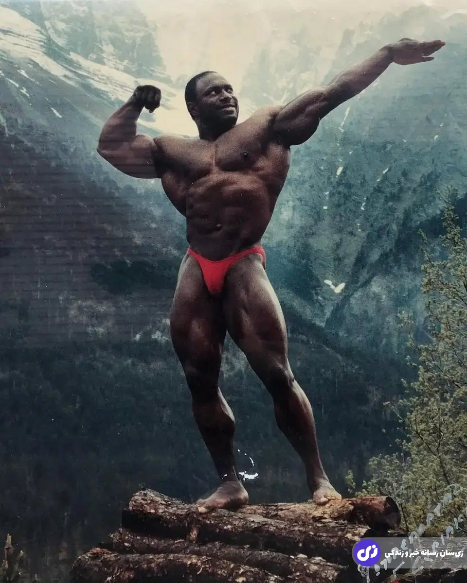 لی هینی؛ بدنساز آمریکایی معروف به «آقای مسترالمپیا» که هشت بار پیاپی قهرمان مسترالمپیا شد و بنیانگذار عصر تناسب هنری در بدنسازی بود لی هینی