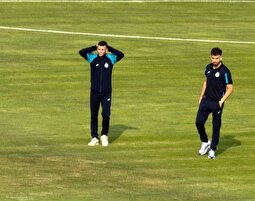 تعجب منیر و آسانی از وضعیت چمن استادیوم اراک!