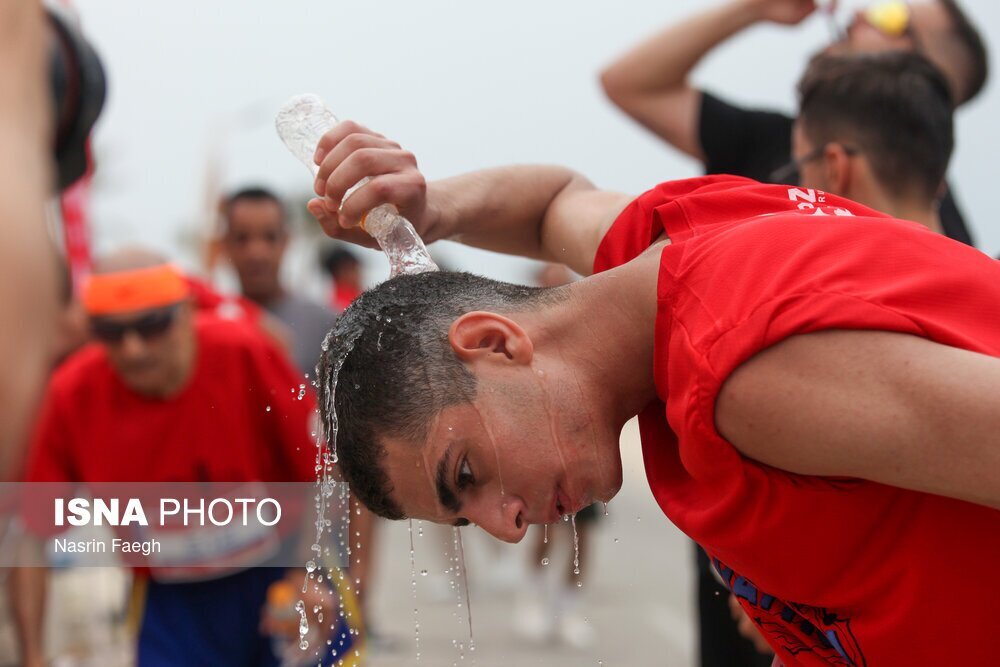 تصاویر | مسابقه بزرگ دوی ماراتن کیش؛ چرا این مسابقه جنجالی شد؟
