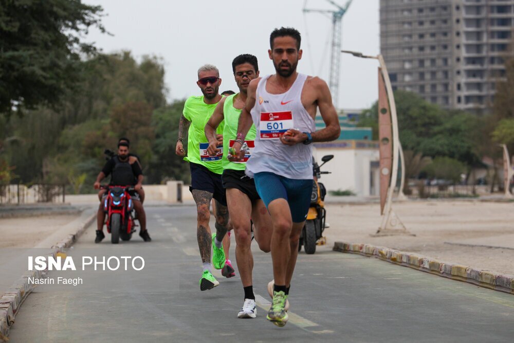 تصاویر | مسابقه بزرگ دوی ماراتن کیش؛ چرا این مسابقه جنجالی شد؟