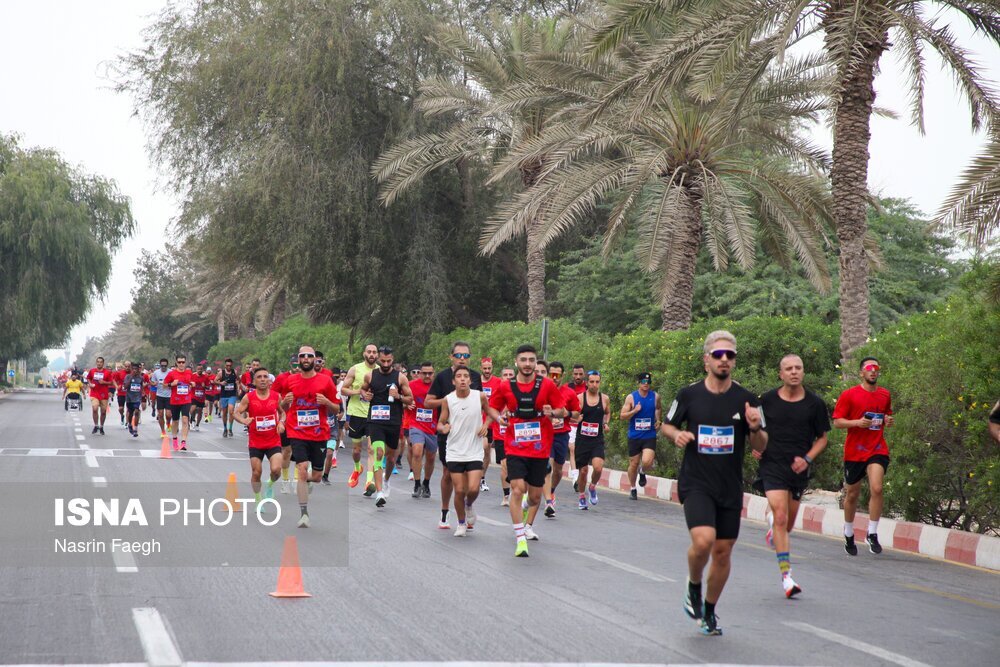تصاویر | مسابقه بزرگ دوی ماراتن کیش؛ چرا این مسابقه جنجالی شد؟