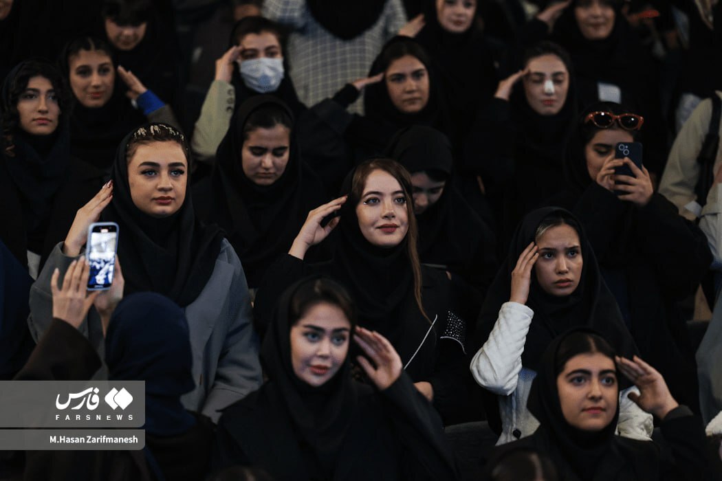 عکس متفاوت خبرگزاری فارس از مراسم روز دانشجو عکس متفاوت خبرگزاری فارس از مراسم روز دانشجو