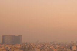 تصاویر تکان‌دهنده از آلودگی هوای تهران؛ پایتخت در وضعیت قرمز
