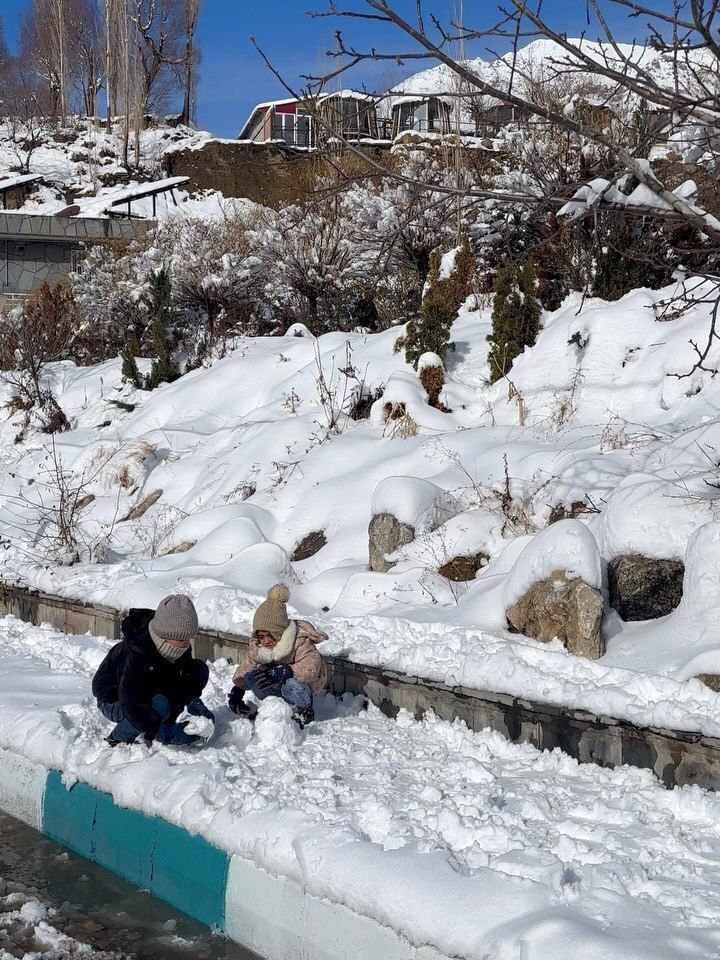 تصاویری از بارش برف سنگین در شمشک