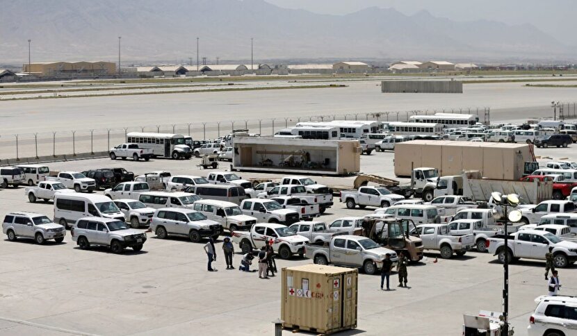 طالبان در بگرام به‌جای هواپیما‌ و جنگنده‌های واقعی نقاشی کشید!