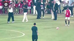 (ویدئو) بازی لیونل مسی با وزیر ارشد هندی؛ وزیر با توانایی‌های فوتبالی بینظیرش بساط خنده مسی را فراهم کرد