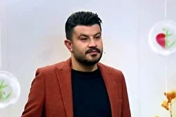 (ویدئو) لحظه زمین خوردن مجری شبکه ۳ روی سن