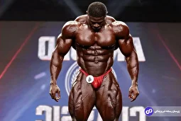 اندرو جَکد؛ بدنساز و مهندس برق سابق معروف به «غول نیجریه» و رقیب هادی چوپان که سوم مسترالمپیای ۲۰۲۵ شد و شانس اول قهرمانی مسترالمپیای ۲۰۲۶ است