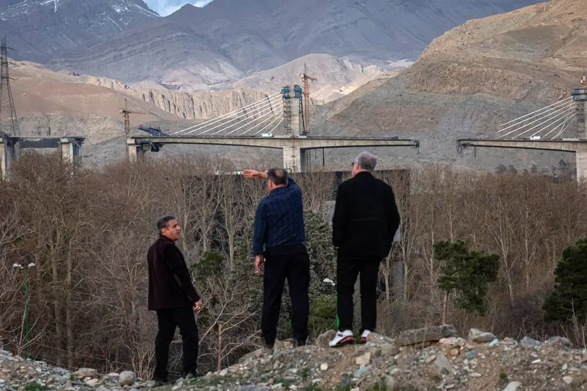 حمله موشکی به یک پل در کرج