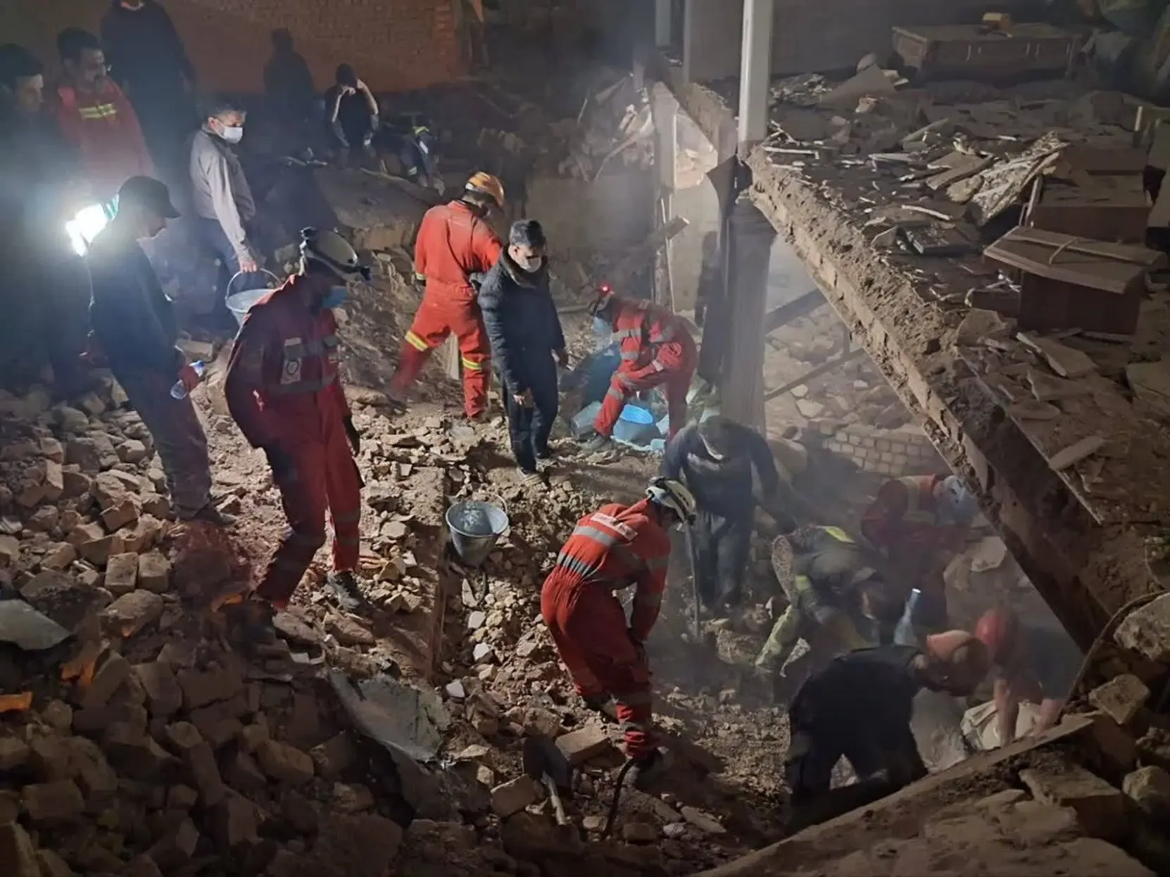 انفجار گاز در قم ساختمان مسکونی را ویران کرد