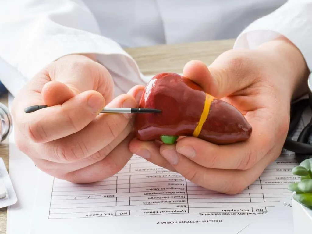 ۶ علامت چرب شدن کبد