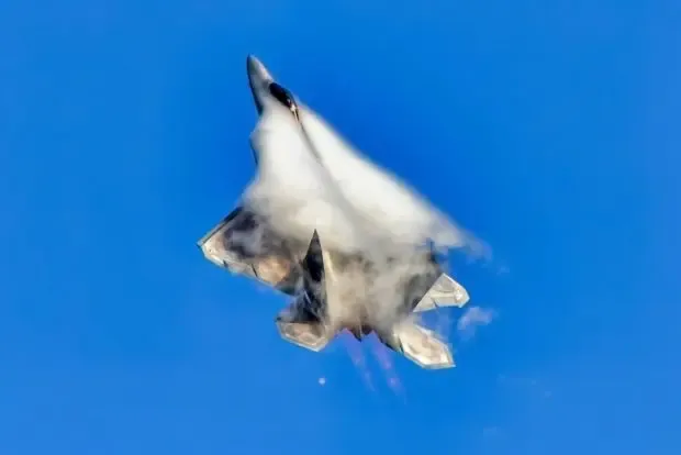 جنگنده جدید اف-۲۲ سوپر (F-۲۲ Super) آمریکا در راه است