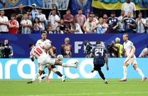 (ویدئو) سوپر گل انزو فرناندز با پاس مسی؛ گل اول آرژانتین به انگلیس با گزارش جذاب عربی