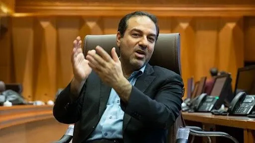 اعتراض شدید و عذرخواهی عضو دولت از برخورد معاون وزیر بهداشت با یک خبرنگار