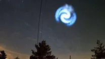 ماجرای مارپیچ آبی‌رنگ عجیب در آسمان اروپا
