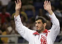 سقوط از پنجره؛ طرح یک سناریو عجیب درباره مرگ اسطوره کشتی جهان‎