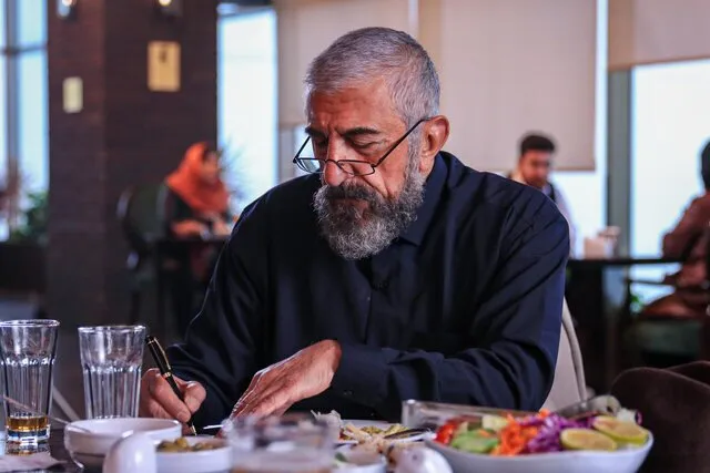 چهره جدید رضا کیانیان در فیلم «جهان مبهم هاتف»