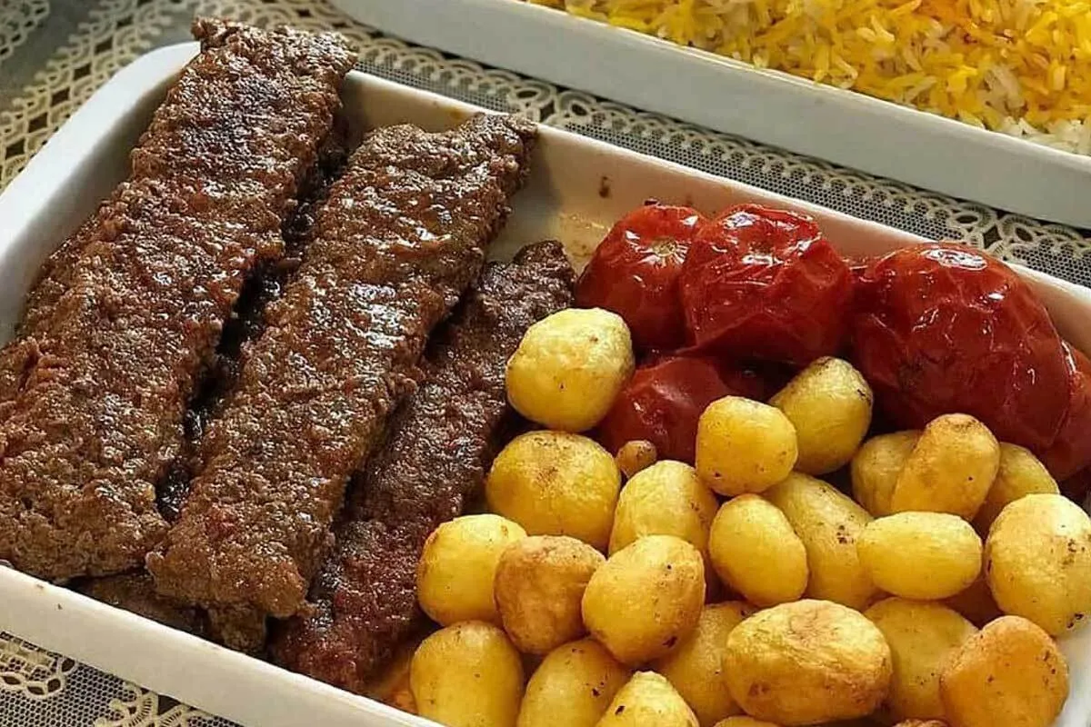 طرز تهیه کباب تابه‌ای گوشت به شیوه مامان‌هایی که دست‌پخت‌شان عالی است!