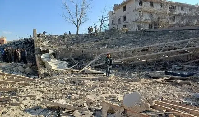 گزارش زنده روز پنجم جنگ / خروج آمریکایی‌ها از خاورمیانه و انفجار‌های پیاپی در شرق و شمال شرق تهران