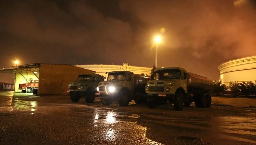 حمله آمریکا به جزیره خارک و شنیده شدن صدای بیش از ۱۵ انفجار