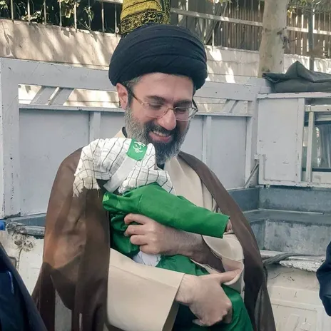 تصویر کمتر دیده‌شده از آیت الله سید مجتبی خامنه‌ای