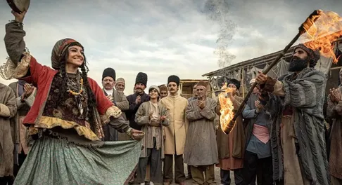 ویدئو؛ ظاهر متفاوت پارسا پیروزفر در سریال جدید آیدا پناهنده؛ سریال «سرخ و سیاه» درباره چیست؟