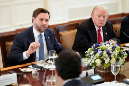 ترامپ در زمان حضور فرمانده ارتش پاکستان در تهران، با او صحبت کرد