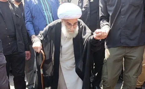 فیلمی از حضور آیت الله جنتی در مراسم تشییع رهبر انقلاب