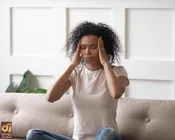 تفاوت سردرد خوشه‌ای و میگرن؛ چگونه سردرد خوشه‌ای و میگرن را در خانه درمان کنیم؟