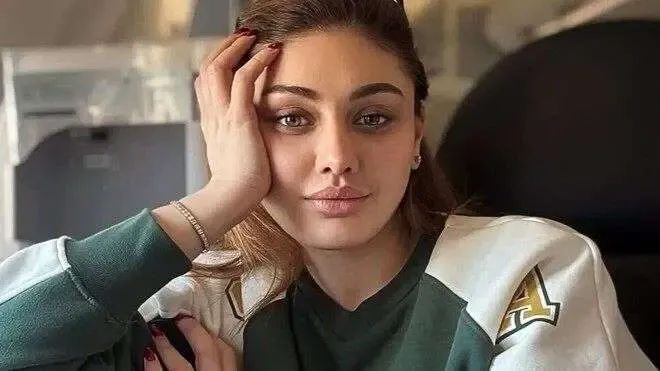 مرگ شوکه کننده بازیگر مشهور بر اثر تزریق دارو‌های ضد پیری؛ شفالی زاریوالا کیست؟