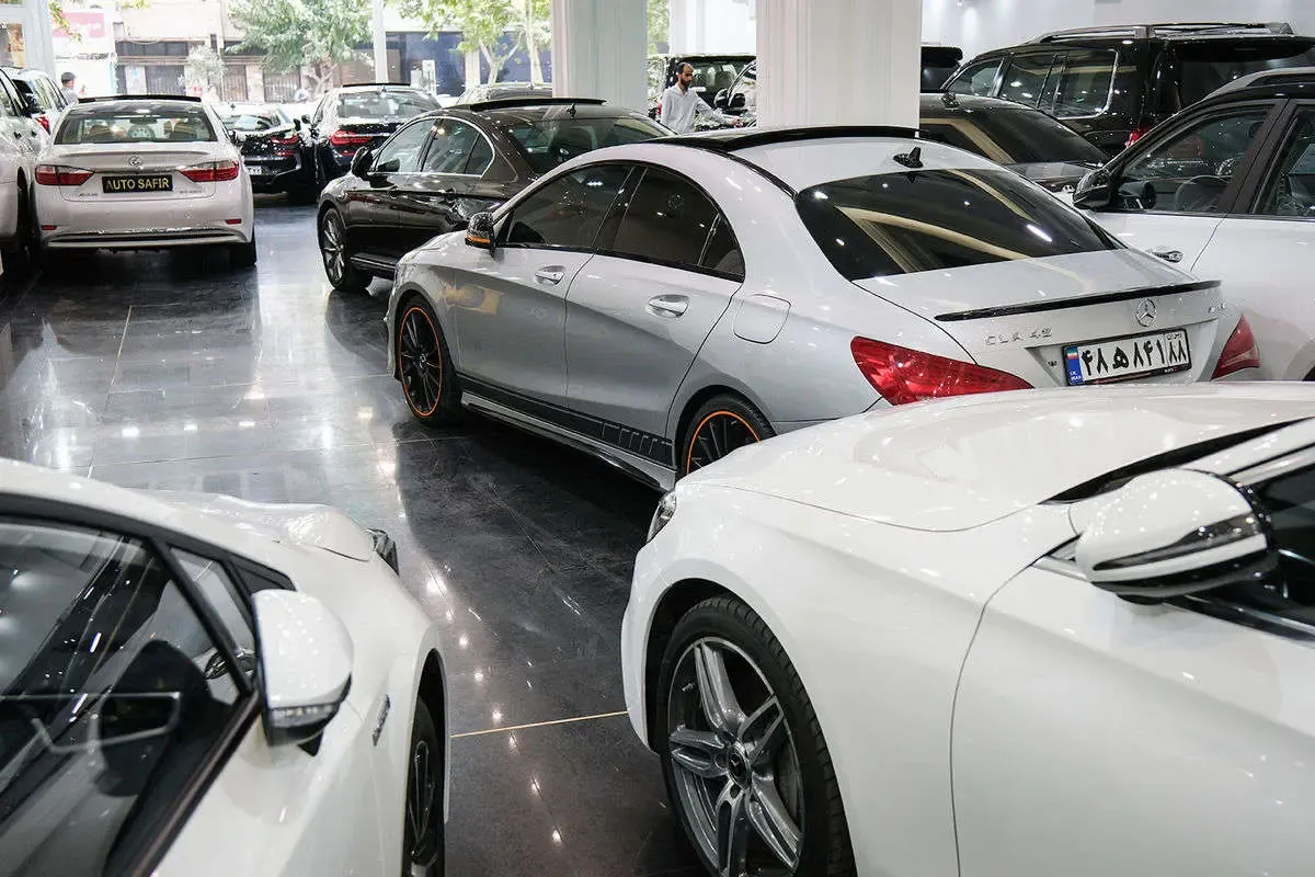 جنگ دولت و مجلس بر سر واردات خودرو؛ مخالفان واردات چه کسانی هستند؟