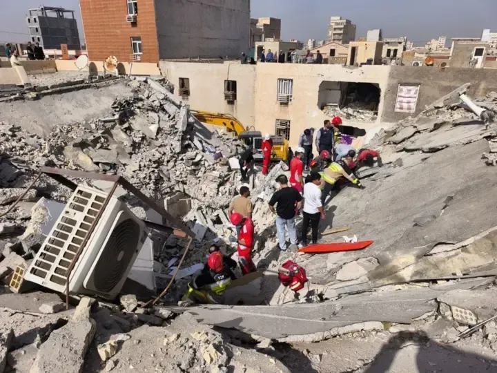 دو انفجار خبرساز در اهواز و بندرعباس