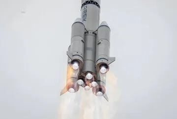 قدرتمندترین موشک چینی آماده پرتاب می‌شود