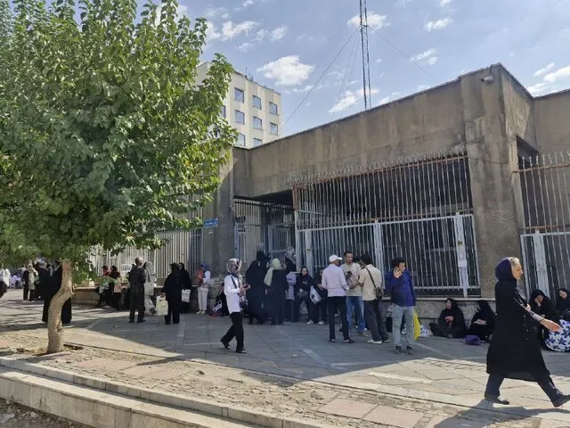 ماجرای ازدحام اتباع افغان در مقابل پلیس مهاجرت