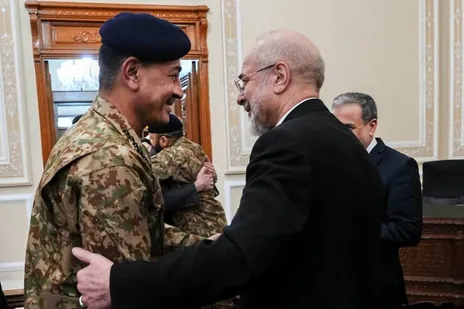 ماجرای حضور عاصم منیر در ایران با لباس نظامی