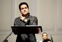 وزیر همچنان پیگیر کنسرت خیابانی همایون شجریان است!