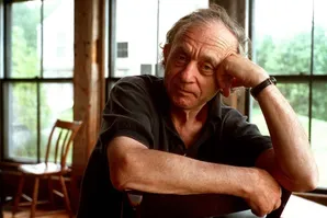 فردریک وایزمن؛ مستندساز برجسته که بدون راوی و بدون مصاحبه آمریکا را از پشت دیوار نهاد‌ها فیلمبرداری کرد