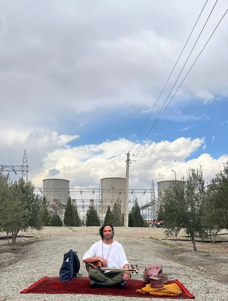 عکس | علی قمصری با سازش به نیروگاه برق دماوند رفت