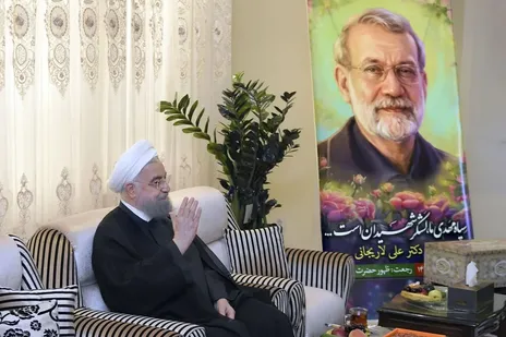 (تصاویر) حضور حسن روحانی در منزل شهید لاریجانی