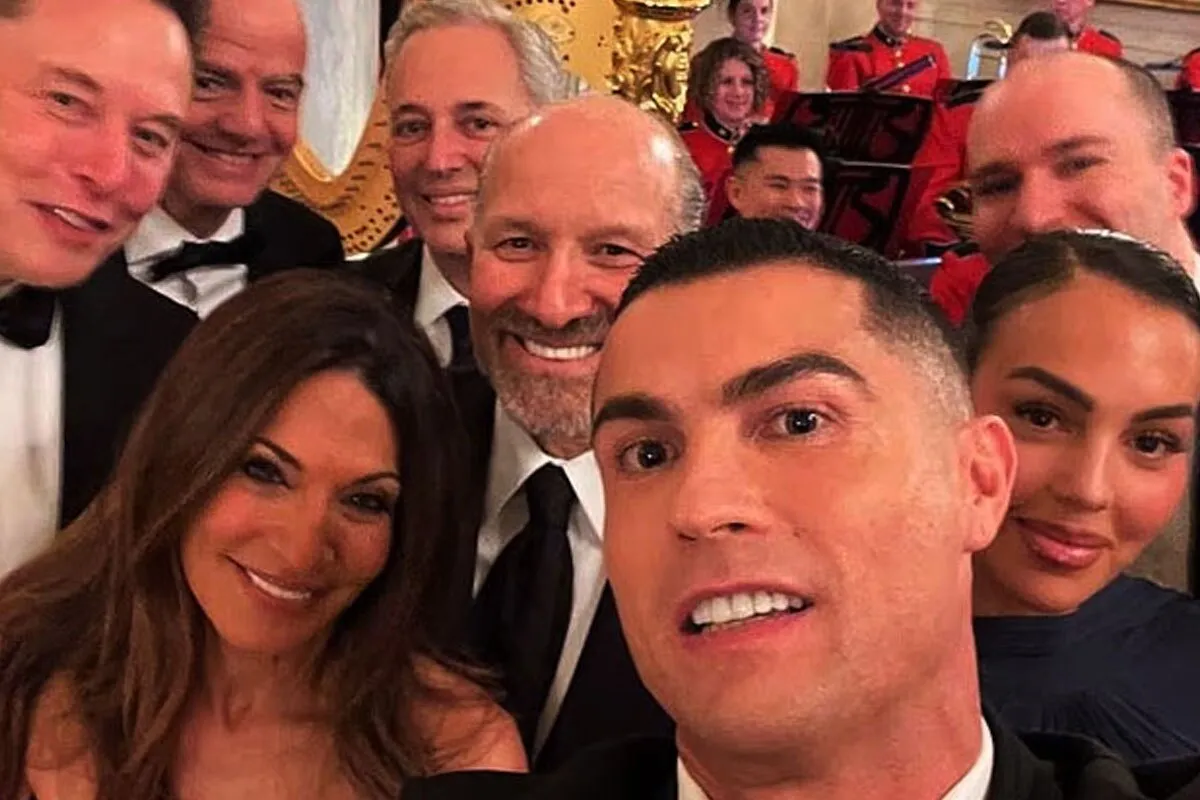 عکس سلفی که فضای مجازی را لرزاند؛ عکس ۷۰۰ میلیارد دلاری رونالدو با غول‌های سیاست و اقتصاد