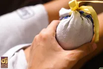ساخت کمپرس گرم در خانه با یک جوراب