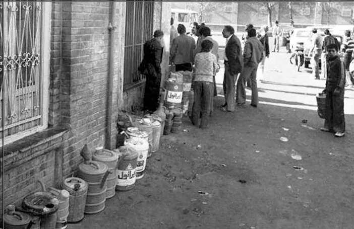 عکس | صف پفک در تهران خبرساز شد!