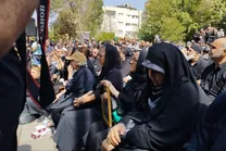 (تصاویر) کدام بازیگران در مراسم تشییع اکبر عبدی حضور داشتند؛ از بهمن فرمان‌آرا و مهران غفوریان تا بهرام افشاری