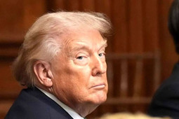 ترامپ: تنگه هرمز را برای چین باز می‌کنم!