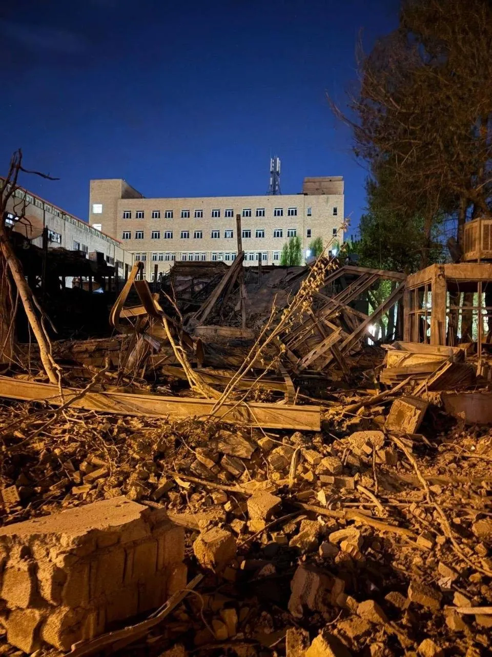 حمله به دانشگاه صنعتی شریف