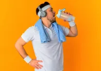 برای لاغر شدن باید چگونه و چقدر آب بنوشیم؟