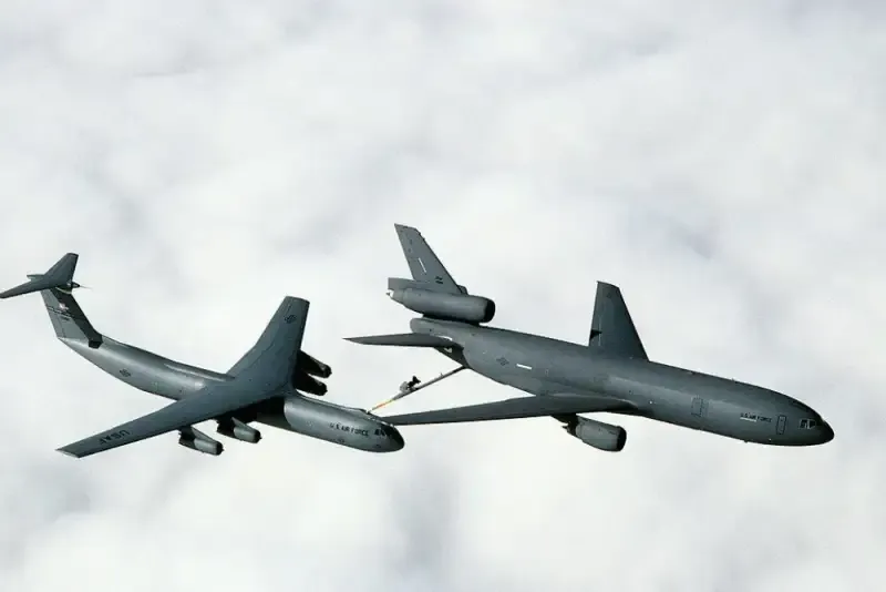 عزیمت هواپیماهای سوخت‌رسان‌ آمریکا به خاورمیانه