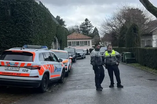 عباس عراقچی به همراه تیم مذاکراتی خودش